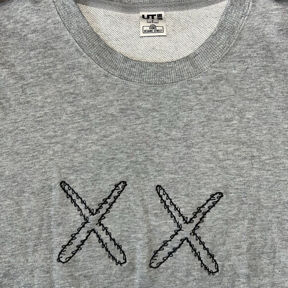 Kaws Sesame Street Uniqlo Crewneck Sweatshirt Men’s Small Heather Gray - Picture 4 of 5